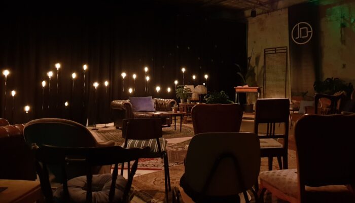 wonderland-lichtjes-diner-huiskamer-muziek-cabaret-theater-gelderlandfabriek-culemborg