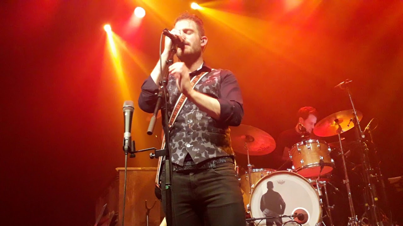 Tim Akkerman sings The Boss