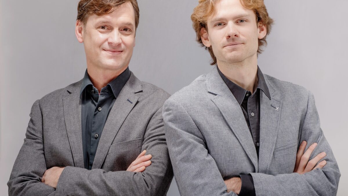 Van Bavel & Van Bavel